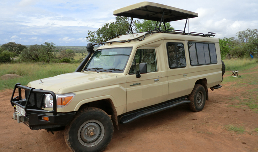 safari-land-cruiser-uganda-2